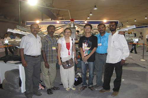 印度展會現(xiàn)場購機客戶